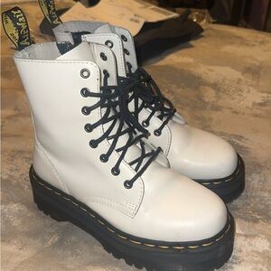 listing-status-banner